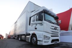 一汽解放 J7重卡 560马力 4X2 AMT自动挡牵引车(国六)(液缓)(CA4180P77K25E6)