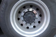 一汽解放 J7重卡 560马力 4X2 AMT自动挡牵引车(国六)(液缓)(CA4180P77K25E6)