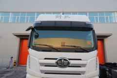 一汽解放 J7重卡 6X4 燃料电池牵引车
