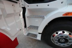 一汽解放 J7重卡 6X4 燃料电池牵引车