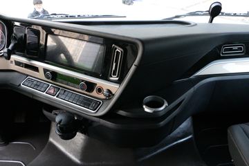 �й����� HOWO TH7�ؿ� 510���� 8X4 8.6�ײ�դʽ�ػ���(����)(ZZ5317CCYV466HF1H)ͼƬ