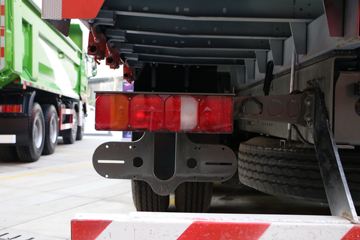 �й����� HOWO TH7�ؿ� 510���� 8X4 8.6�ײ�դʽ�ػ���(����)(ZZ5317CCYV466HF1H)ͼƬ