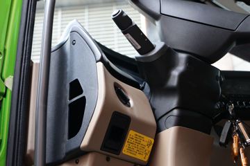 �������� HOWO TX�ؿ� 6X4 ���綯��ж��ͼƬ