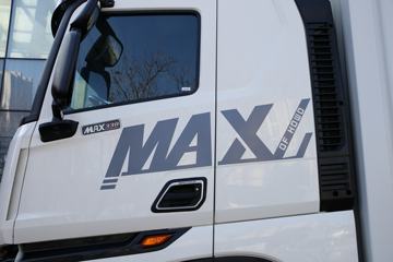 �й����� HOWO MAX 330���� 6X2 9.55���Ű���ʽ�ػ���(����)ͼƬ