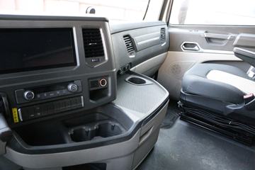 �й����� HOWO MAX 330���� 6X2 9.55���Ű���ʽ�ػ���(����)ͼƬ