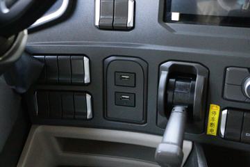 �й����� HOWO MAX 330���� 6X2 9.55���Ű���ʽ�ػ���(����)ͼƬ