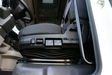 �й����� HOWO MAX 330���� 6X2 9.55���Ű���ʽ�ػ���(����)ͼƬ