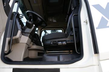 �й����� HOWO MAX 330���� 6X2 9.55���Ű���ʽ�ػ���(����)ͼƬ