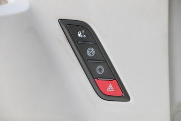 �й����� HOWO MAX 330���� 6X2 9.55���Ű���ʽ�ػ���(����)ͼƬ