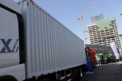 中国重汽 HOWO MAX 330马力 6X2 9.55米排半厢式载货车(国六)