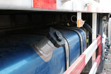 �й����� HOWO MAX 330���� 6X2 9.55���Ű���ʽ�ػ���(����)ͼƬ