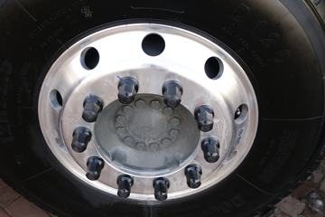 �й����� HOWO MAX 330���� 6X2 9.55���Ű���ʽ�ػ���(����)ͼƬ