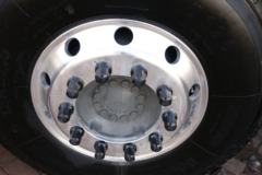中国重汽 HOWO MAX 330马力 6X2 9.55米排半厢式载货车(国六)