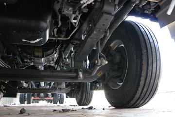 �й����� HOWO MAX 330���� 6X2 9.55���Ű���ʽ�ػ���(����)ͼƬ