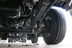 中国重汽 HOWO MAX 330马力 6X2 9.55米排半厢式载货车(国六)