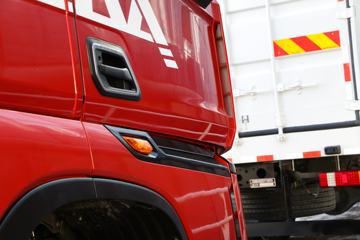 �й����� HOWO MAX 490���� 8X4 9.55���Ű��դʽ�ػ���(����)(ZZ5317CCYV446KF1)ͼƬ