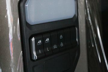 �й����� HOWO MAX 490���� 8X4 9.55���Ű��դʽ�ػ���(����)(ZZ5317CCYV446KF1)ͼƬ