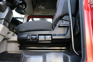 �й����� HOWO MAX 490���� 8X4 9.55���Ű��դʽ�ػ���(����)(ZZ5317CCYV446KF1)ͼƬ