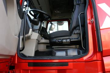 �й����� HOWO MAX 490���� 8X4 9.55���Ű��դʽ�ػ���(����)(ZZ5317CCYV446KF1)ͼƬ