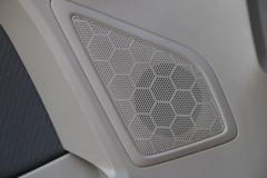 中国重汽 HOWO MAX 490马力 8X4 9.55米排半仓栅式载货车(国六)(ZZ5317CCYV446KF1)