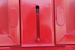 中国重汽 HOWO MAX 490马力 8X4 9.55米排半仓栅式载货车(国六)(ZZ5317CCYV446KF1)