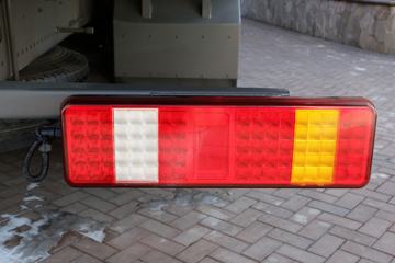 �й����� HOWO MAX 490���� 8X4 9.55���Ű��դʽ�ػ���(����)(ZZ5317CCYV446KF1)ͼƬ