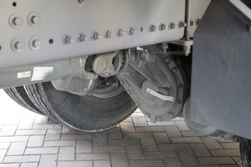 �й����� HOWO MAX 490���� 8X4 9.55���Ű��դʽ�ػ���(����)(ZZ5317CCYV446KF1)ͼƬ