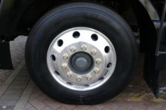 中国重汽 HOWO TX 270马力 4X2 6.75米排半仓栅式载货车(国六)(ZZ5187CCYK501GF1)