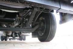 中国重汽 HOWO TX 270马力 4X2 6.75米排半仓栅式载货车(国六)(ZZ5187CCYK501GF1)