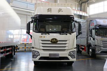 青岛解放 JK6中卡 220马力 4X2 6.8米厢式载货车(国六)(CA5180XXYP28K2L2E6A80)