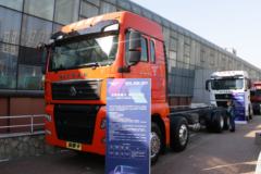 中国重汽 汕德卡SITRAK G7重卡 540马力 8X4 8.6米AMT自动档栏板载货车(国六)