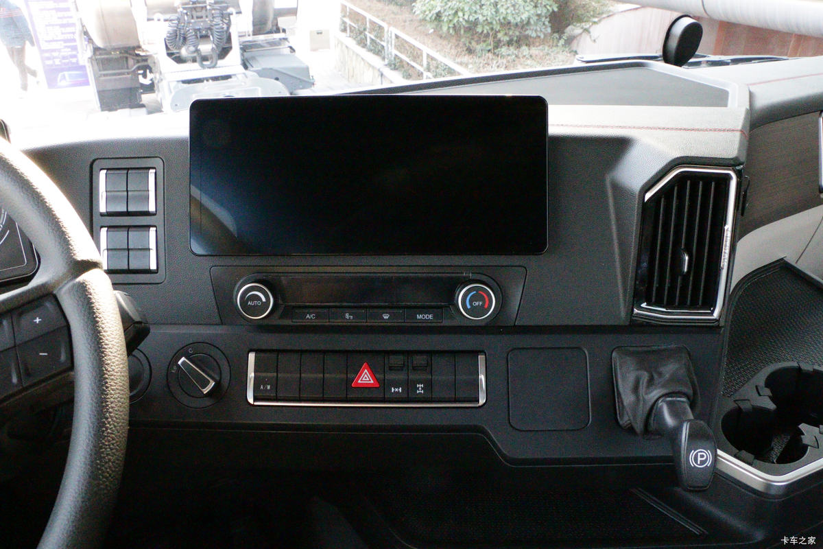 й ǵ¿SITRAK G7ؿ 540 8X4 8.6AMTԶػ()ʻ                                               