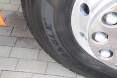中国重汽 汕德卡SITRAK G7重卡 540马力 8X4 8.6米AMT自动档栏板载货车(国六)
