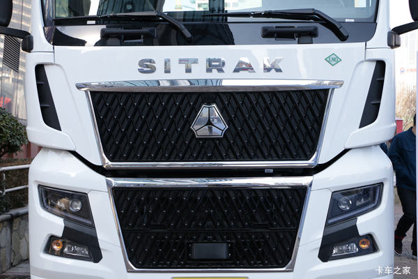 SITRAK G7牵引车乌鲁木齐市火热促销中 让利高达0.3万