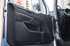 中国重汽 黄河 X7重卡 600马力 4X2 AMT自动挡牵引车(国六)