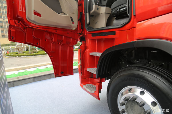 �й����� HOWO Max�ؿ� 480���� 6X4 AMT�Զ���