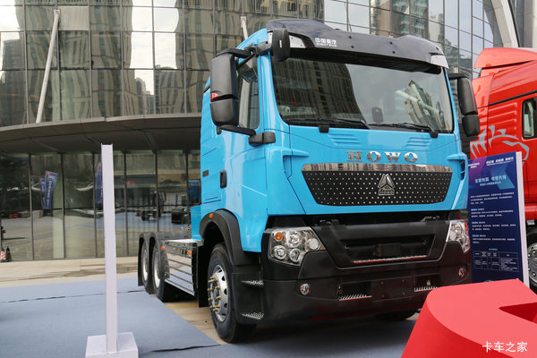 中国重汽 HOWO TX重卡 6X4纯电动牵引车