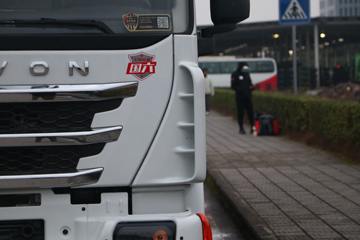 �������� ��ʨC6 ���ذ� 320���� 4X2 �����ᳵ�����䳵(����)(CQ5187TCLHV09681)ͼƬ