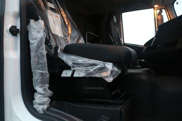 �������� ��ʨC6 ���ذ� 320���� 4X2 �����ᳵ�����䳵(����)(CQ5187TCLHV09681)ͼƬ