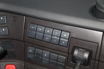 �������� ��ʨC6 ���ذ� 320���� 4X2 �����ᳵ�����䳵(����)(CQ5187TCLHV09681)ͼƬ