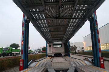 �������� ��ʨC6 ���ذ� 320���� 4X2 �����ᳵ�����䳵(����)(CQ5187TCLHV09681)ͼƬ