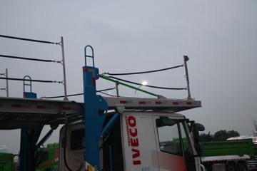 �������� ��ʨC6 ���ذ� 320���� 4X2 �����ᳵ�����䳵(����)(CQ5187TCLHV09681)ͼƬ