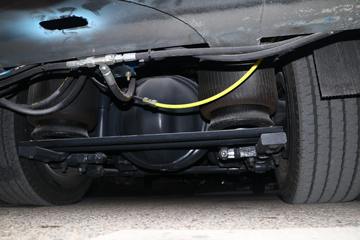 �������� ��ʨC6 ���ذ� 320���� 4X2 �����ᳵ�����䳵(����)(CQ5187TCLHV09681)ͼƬ