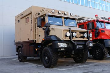 一汽解放M41底盘 320马力 4X4 流浪者越野房车(诺马迪森)(CA2120J1K2T5E6Z)