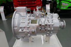 一汽解放CA8TAX100FS 8挡 手动挡变速箱