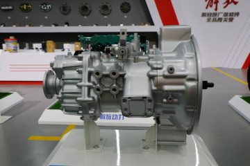 一汽解放CA8TAX100FS 8挡 手动挡变速箱