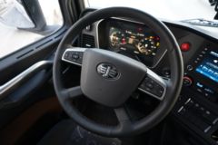 一汽解放 J7重卡 560马力 6X4 L2级AMT自动挡牵引车(国六)(CA4250P77K25T1E6)