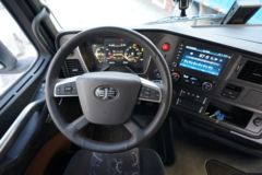 一汽解放 J7重卡 560马力 6X4 L2级AMT自动挡牵引车(国六)(CA4250P77K25T1E6)