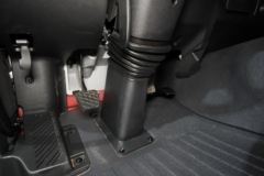 一汽解放 J6L中卡 质惠版 快递款 260马力 4X2 10米厢式载货车(国六)(CA5180XXYP62K1L5E6)