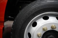 一汽解放 J6L中卡 质惠版 快递款 260马力 4X2 10米厢式载货车(国六)(CA5180XXYP62K1L5E6)